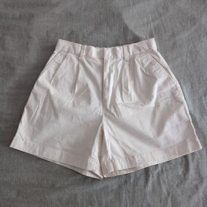 Gap High Rise Pleated Khaki Shorts (White)